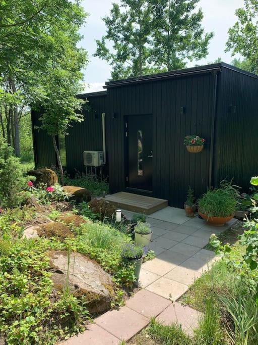 Small Cozy 3-Room House With Terrace & Large Garden Ilmandu Exterior foto